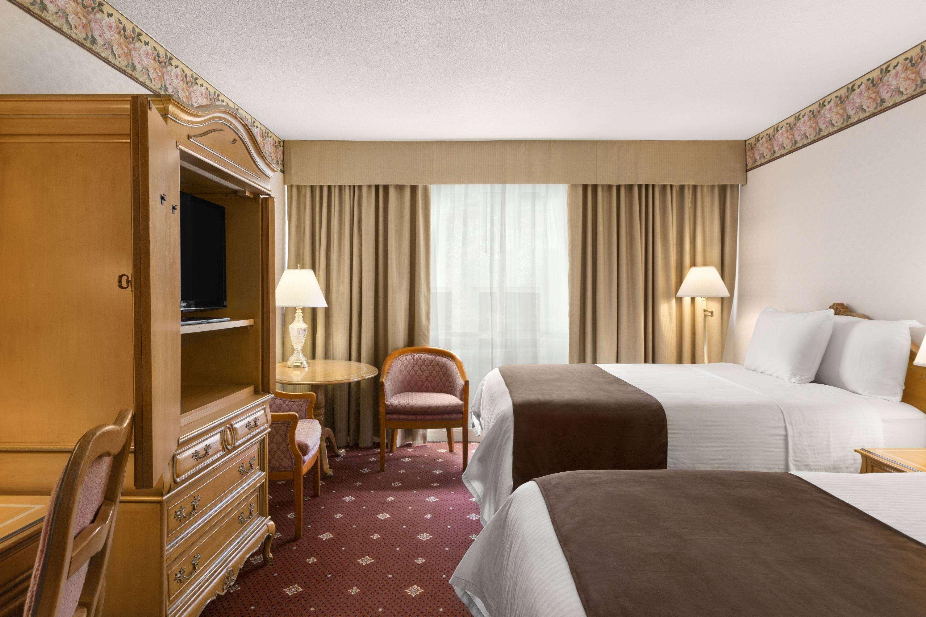 Travelodge By Wyndham Fallsview Hotel 3*