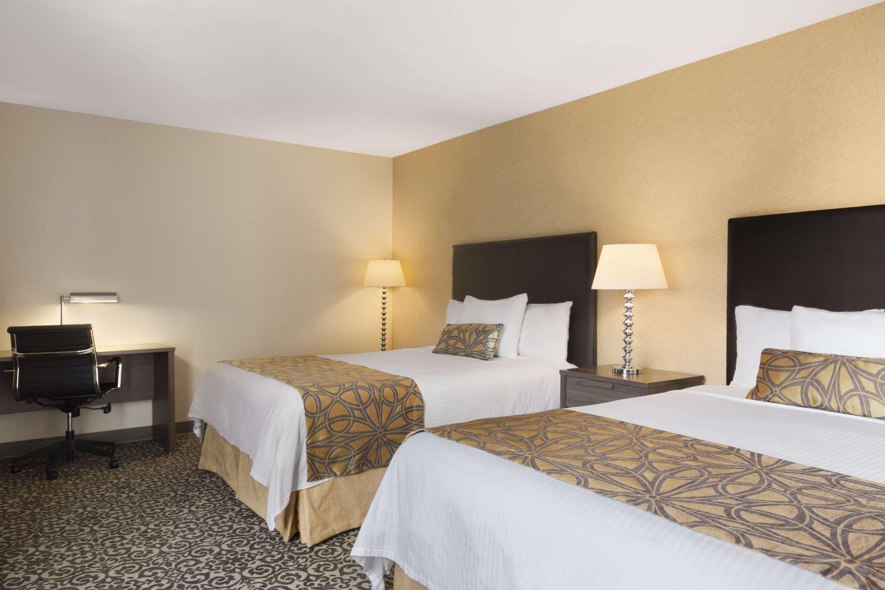 Travelodge By Wyndham Fallsview 3*